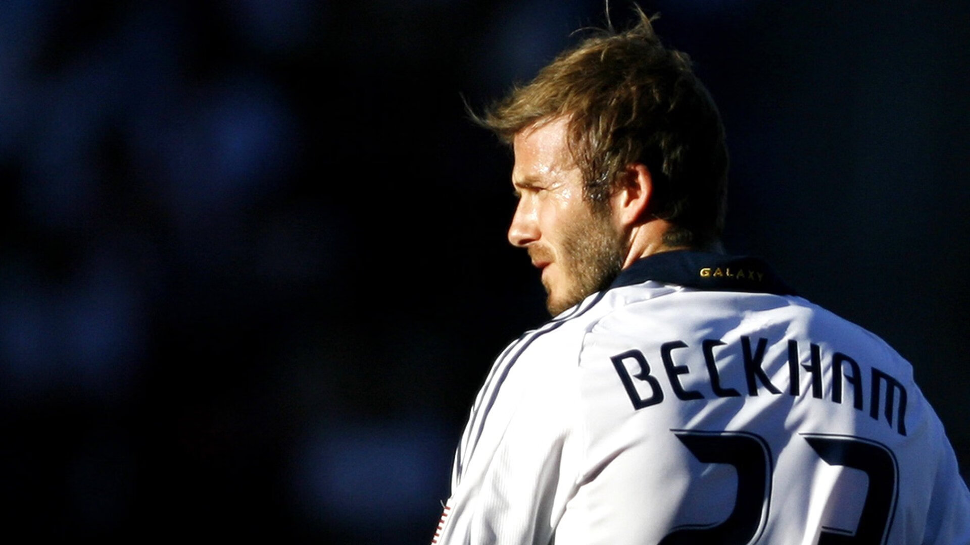 英超争冠焦点战与非洲杯冷门,体育世界里的戏剧性巧合